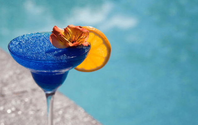 cocktail blue hawaiian