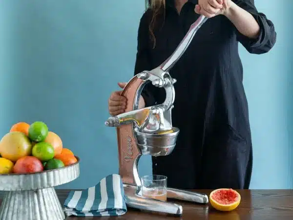 La meilleure façon d'extraire le jus d'un citron pressage agrumes 1