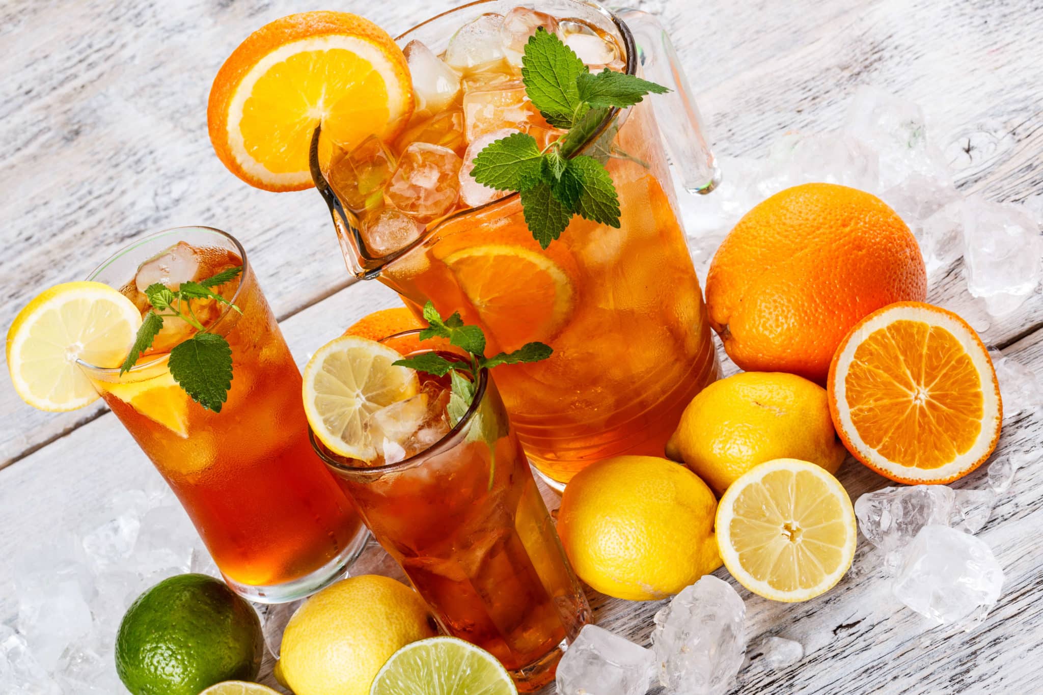 Refreshing,Ice,Tea,With,Lemon,And,Mint