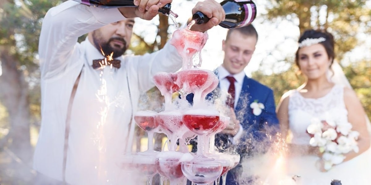 Révélation Comment Ces Verres de Mariage Vont Transformer Votre Jour J en Un Conte de Fées!