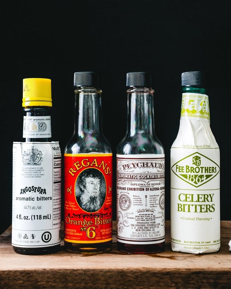 Les Bitters : Tout ce Que Vous Devez Savoir sur ces Élixirs de Barman Bitters